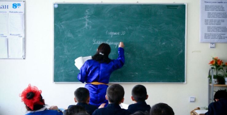 Багш нар сар бүр 100 мянган төгрөгийн хоолны мөнгө авна