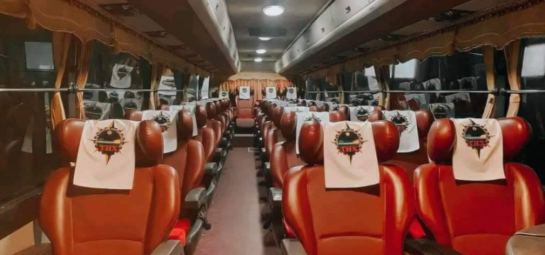 Увс аймгийн Улаангом чиглэлд явж байсан автобусанд хүүхэд мэндэлжээ