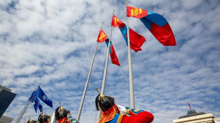 Ирэх Лхагва гарагт бүх нийтээр амарна