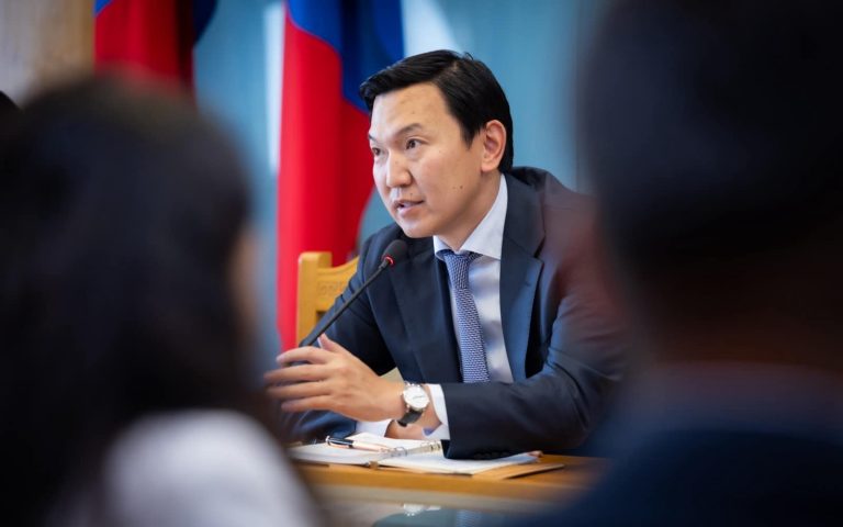 Н.Учрал: Банк, ББСБ-ууд лизинг, ломбардыг давхар ажиллуулж иргэдийг өр, лизингийн гинжинд оруулж байна