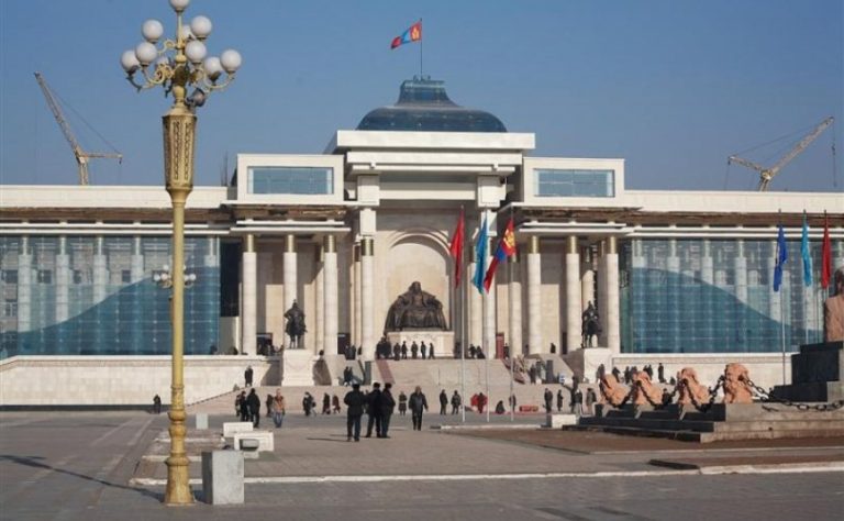 Маргааш бүх нийтээрээ амарна