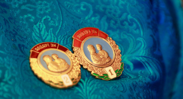 Алдарт эхийн I, II одон авах эхчүүдийн материалыг хүлээн авч эхэллээ