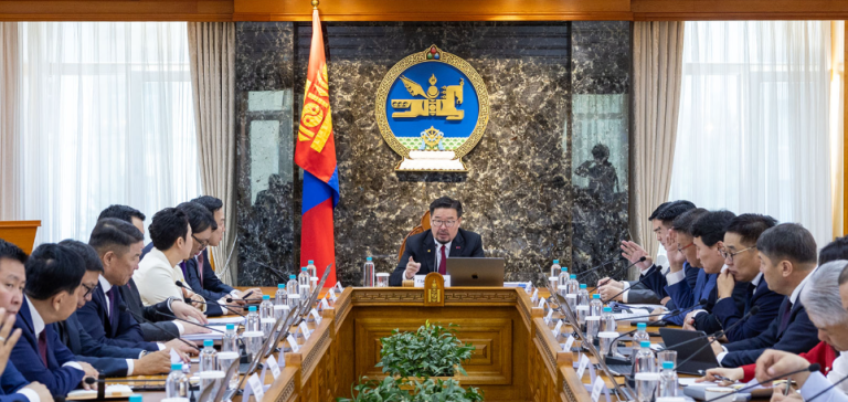 Маргааш өглөө ЗГ ээлжит бусаар хуралдаж өргөдлөө өгсөн хоёр сайдыг чөлөөлөхөөс гадна дэд сайдуудын асуудлыг хэлэлцэнэ