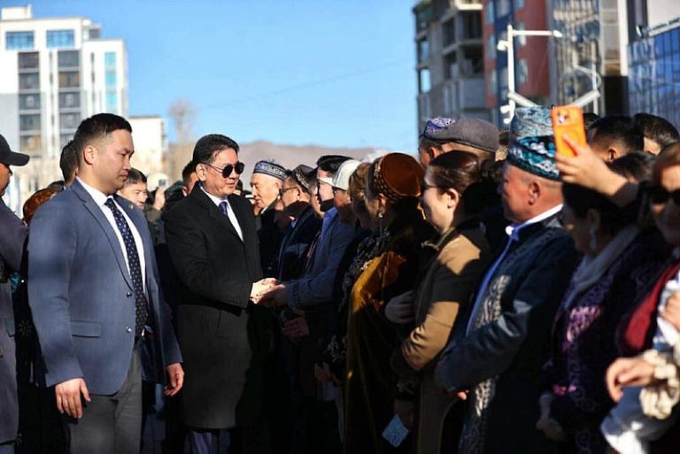 МУ-ын ерөнхийлөгч У.Хүрэлсүх Баян-Өлгий аймагт ажиллаж байна