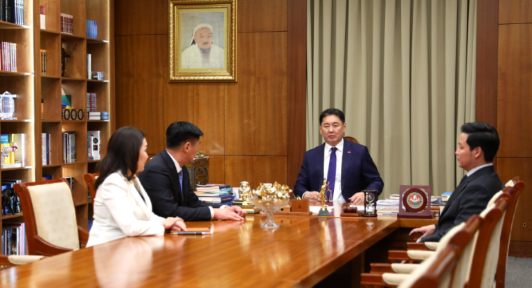 Ерөнхийлөгч У.Хүрэлсүх УИХ-ын дарга С.Бямбацогтыг хүлээн авч уулзлаа