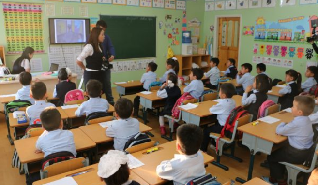 Эцэг эхийн зөвлөл зохион байгуулж буй гэх нэрийн дор төгсөлтийн баяр, үсэглэлийн баяр, ой тэмдэглэхийг болиулах чиглэл хүргүүлжээ