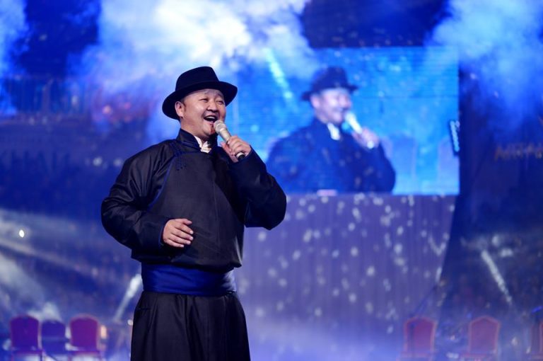 “Gen Z” үеийнхний сонсох дуртай дуучин Л.Болдбаатар энэ зун “Цэнгэлдэх хүрээлэн”-д тоглолтоо хийхээр болжээ