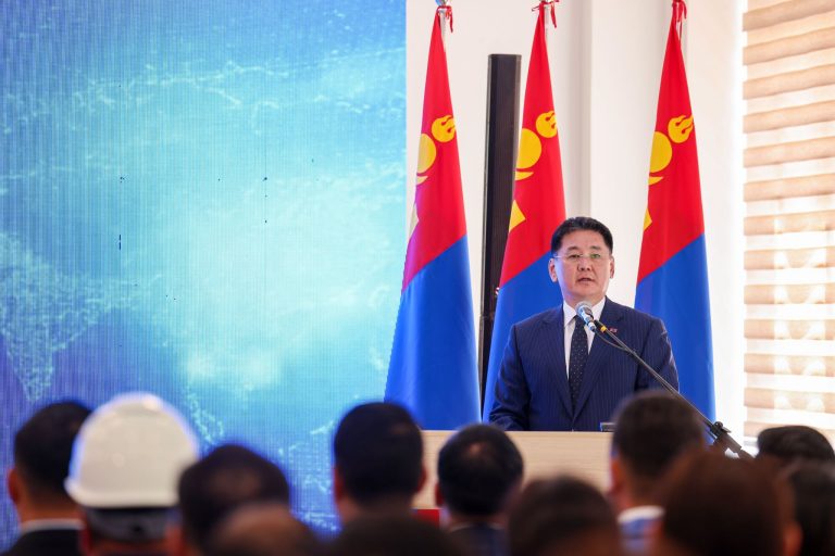 Монгол улсын Ерөнхийлөгч У.Хүрэлсүх шинэ төв цэвэрлэх байгууламжид ажиллалаа
